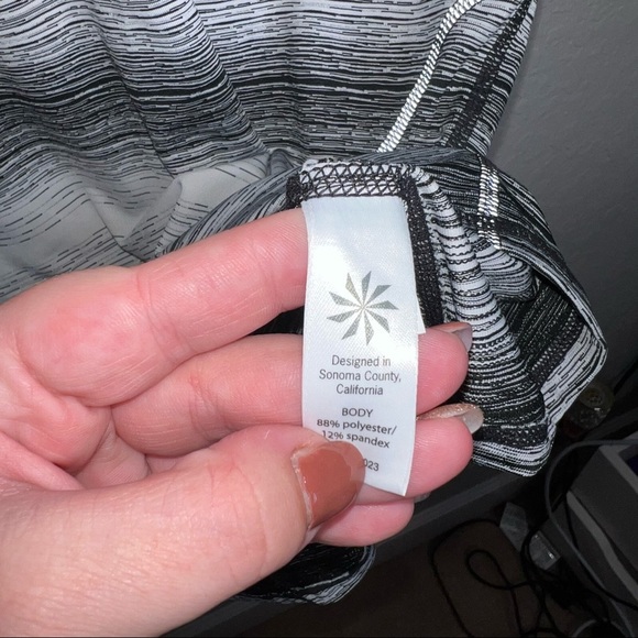 BNWOT Athleta Athletic Striped Workout Top Short Sleeve - Picture 8 of 8